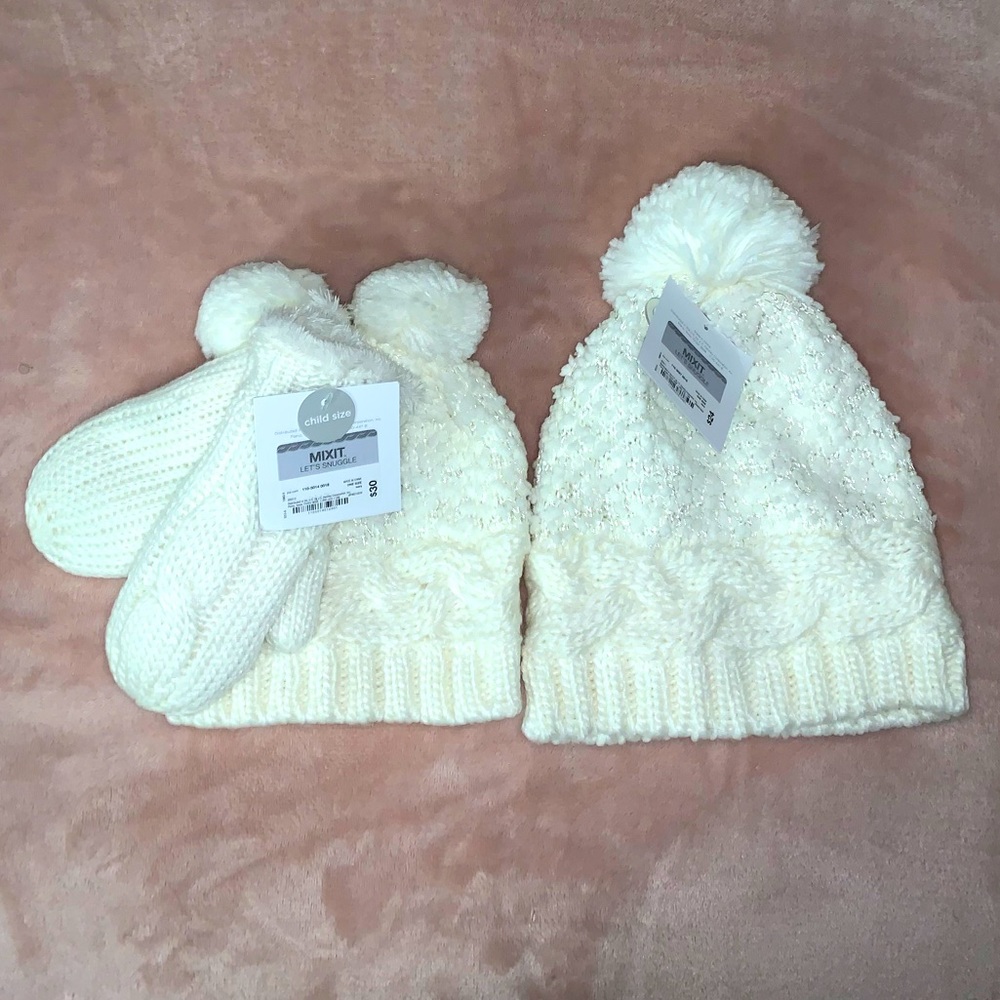 Mommy and me hat set.